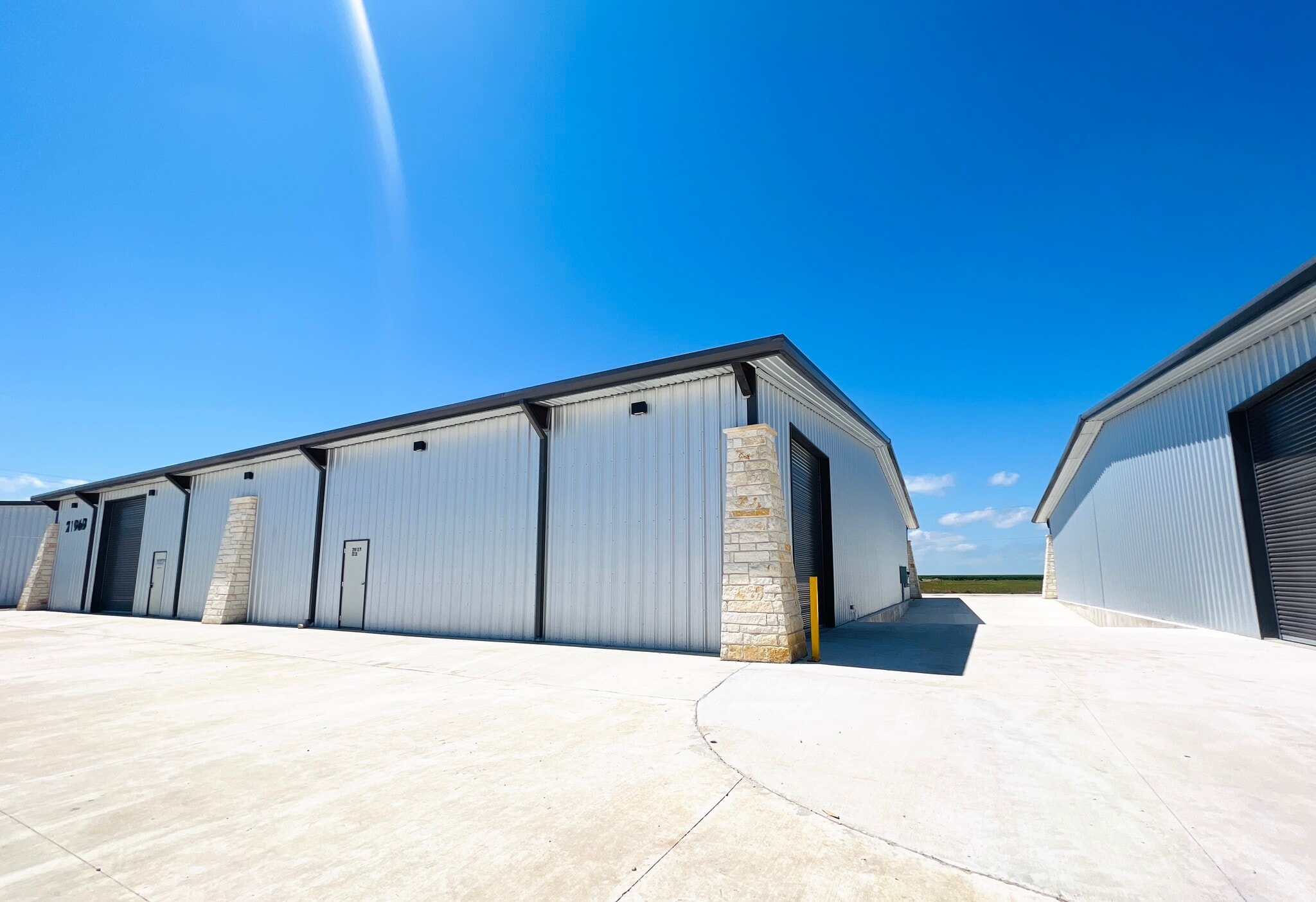 21901 US-79 Hwy, Taylor, TX for Rent