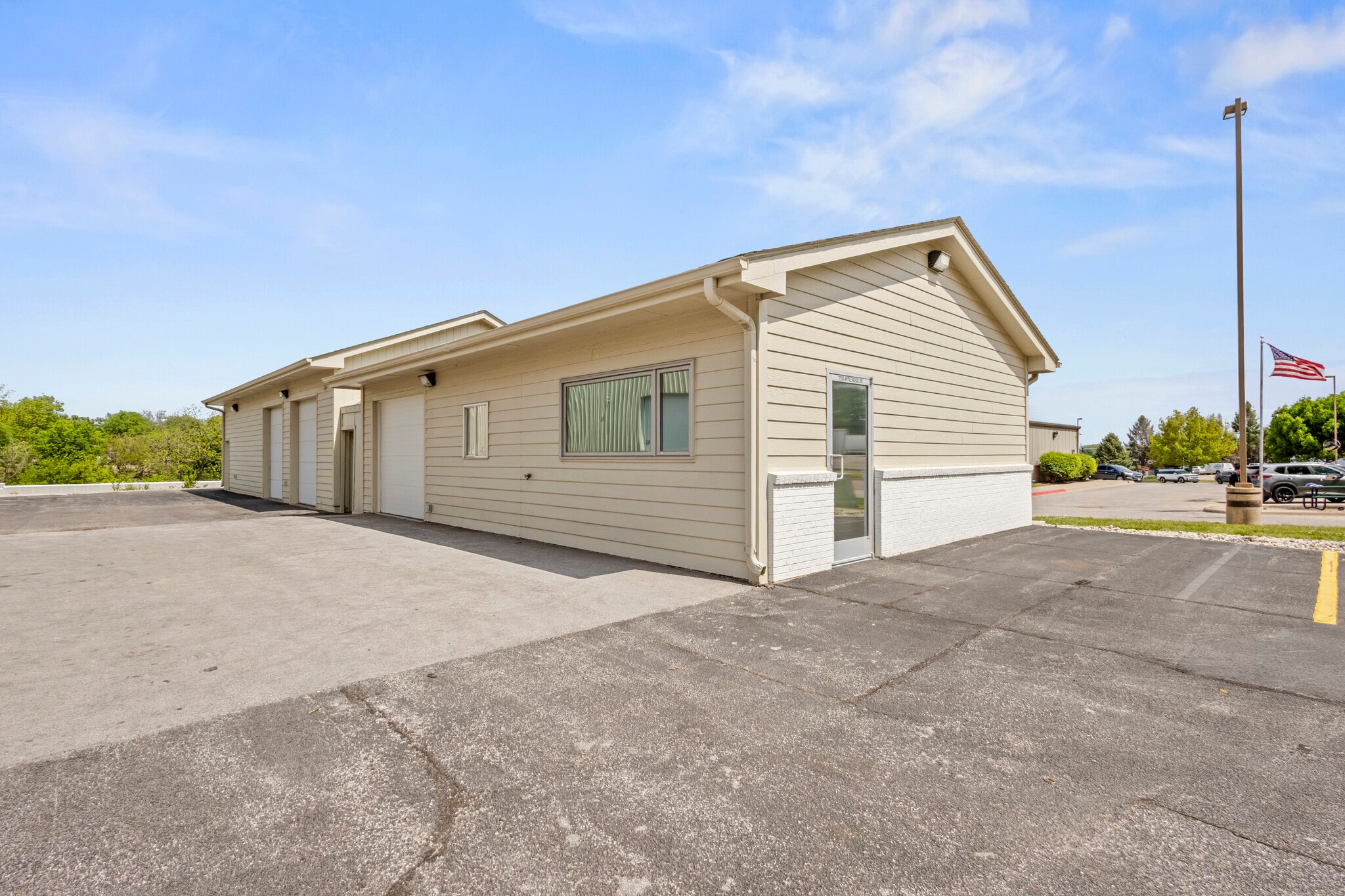 1110 Applewood Dr, Papillion, NE for Sale