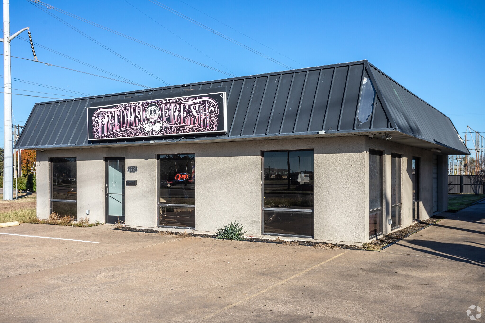 2221 E Pioneer Pky, Arlington, TX for Rent