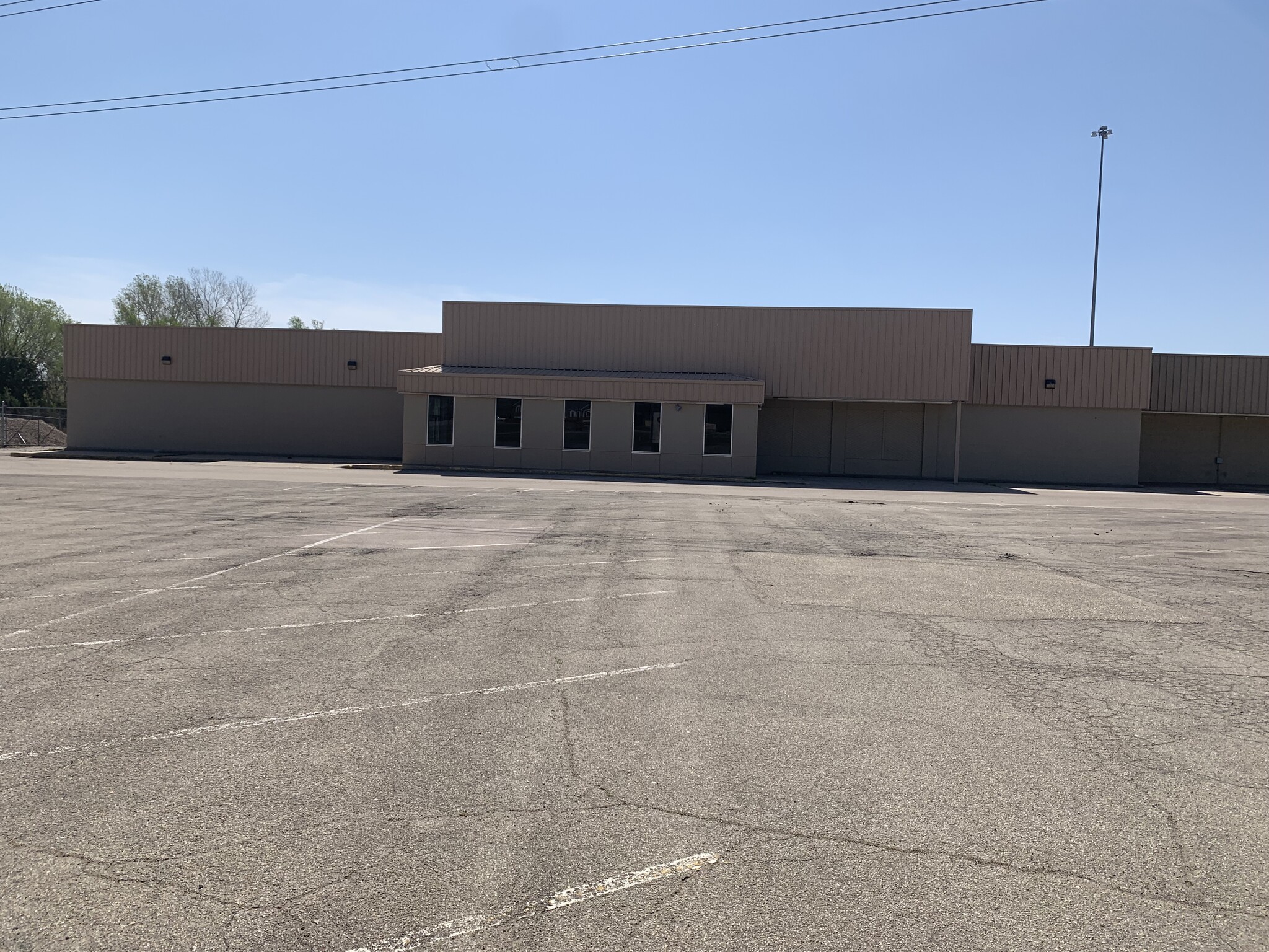 1023 S Washington St, Junction City, KS for Sale