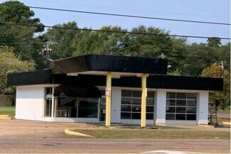 Queen City, TX Freestanding - 1201 N Louise St