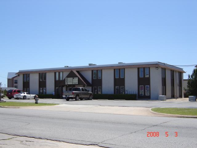 804 W Curtis Dr, Midwest City, OK for Rent
