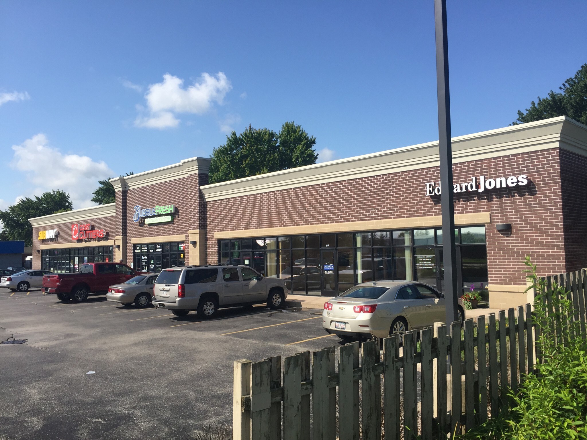 2101-2151 Crooks Ave, Kaukauna, WI for Rent