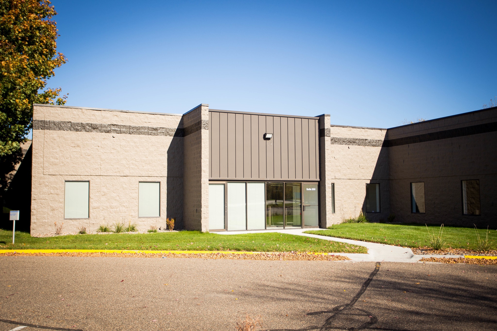 2700 Freeway Blvd, Brooklyn Center, MN for Rent