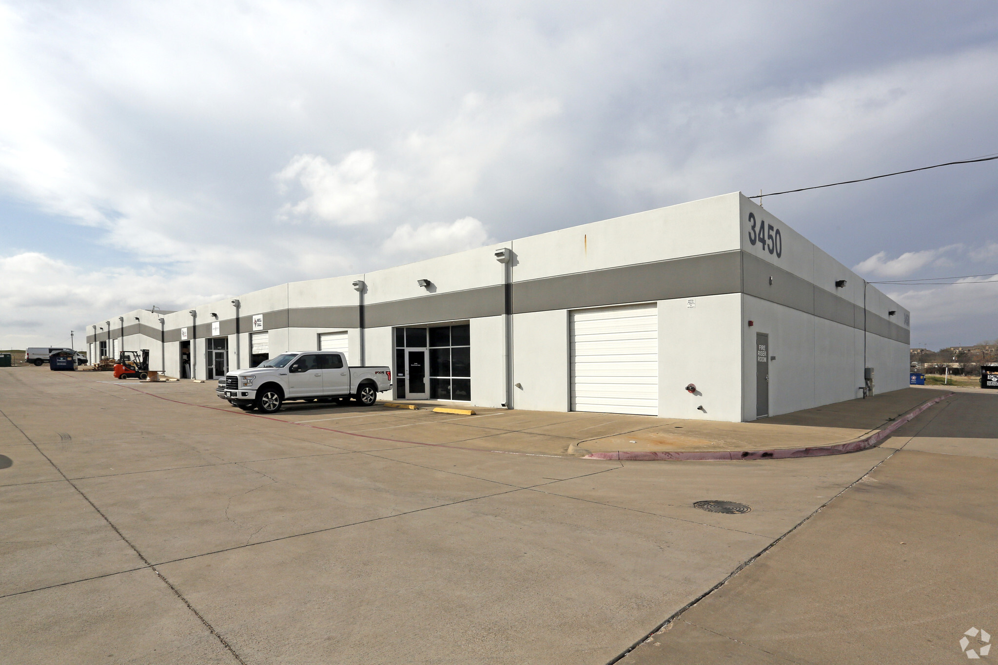 3450 Alemeda St, Fort Worth, TX for Rent