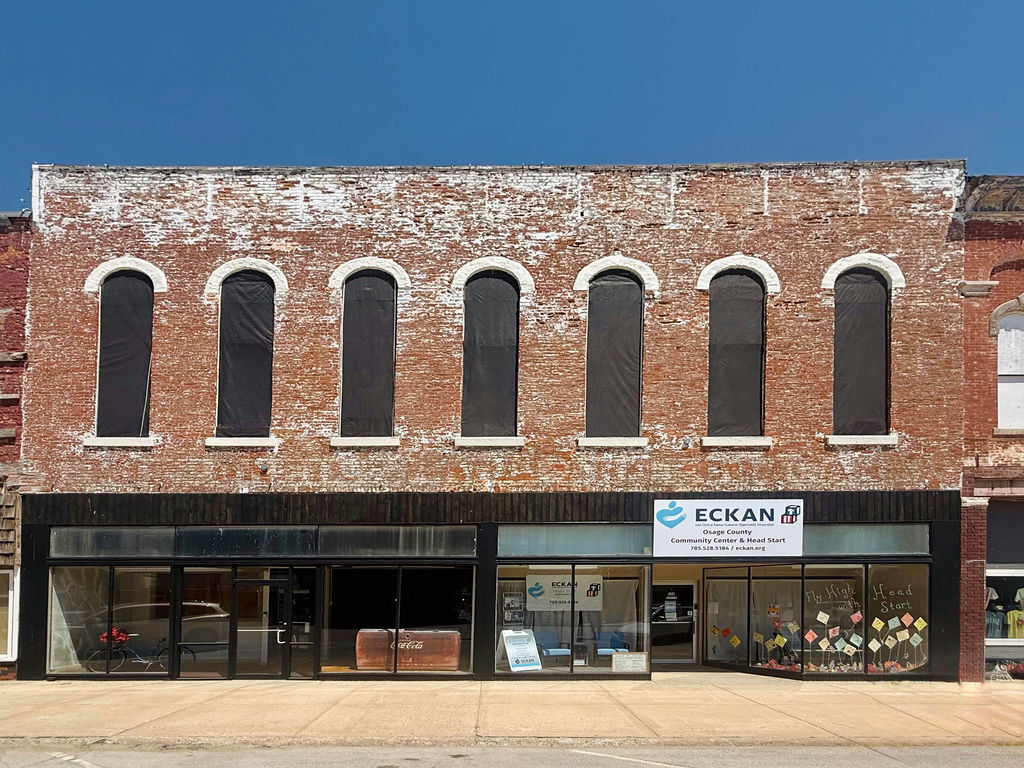 526 Market St, Osage City, KS for Sale