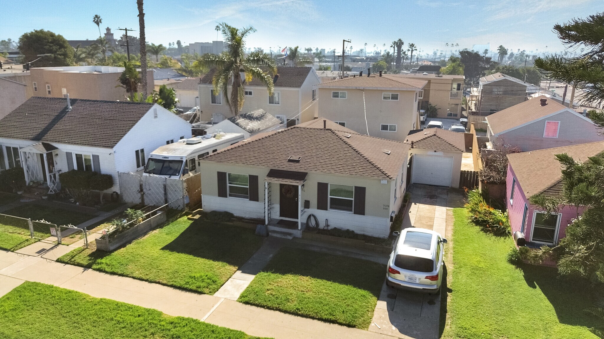 909 Chalcedony St, San Diego, CA for Sale