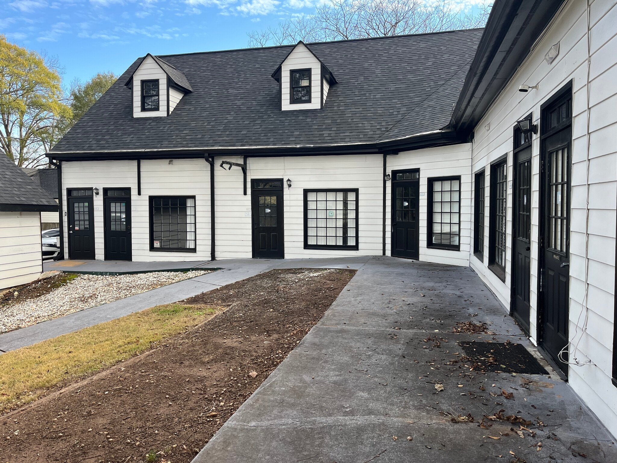 913 Main St, Stone Mountain, GA for Rent