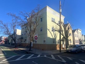 Newark, NJ Apartments - 160 E Kinney St