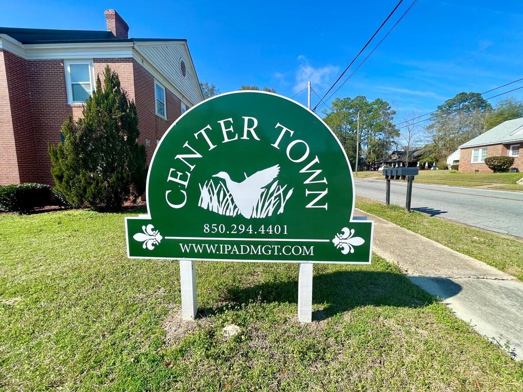 700 1st St SW, Moultrie, GA for Sale