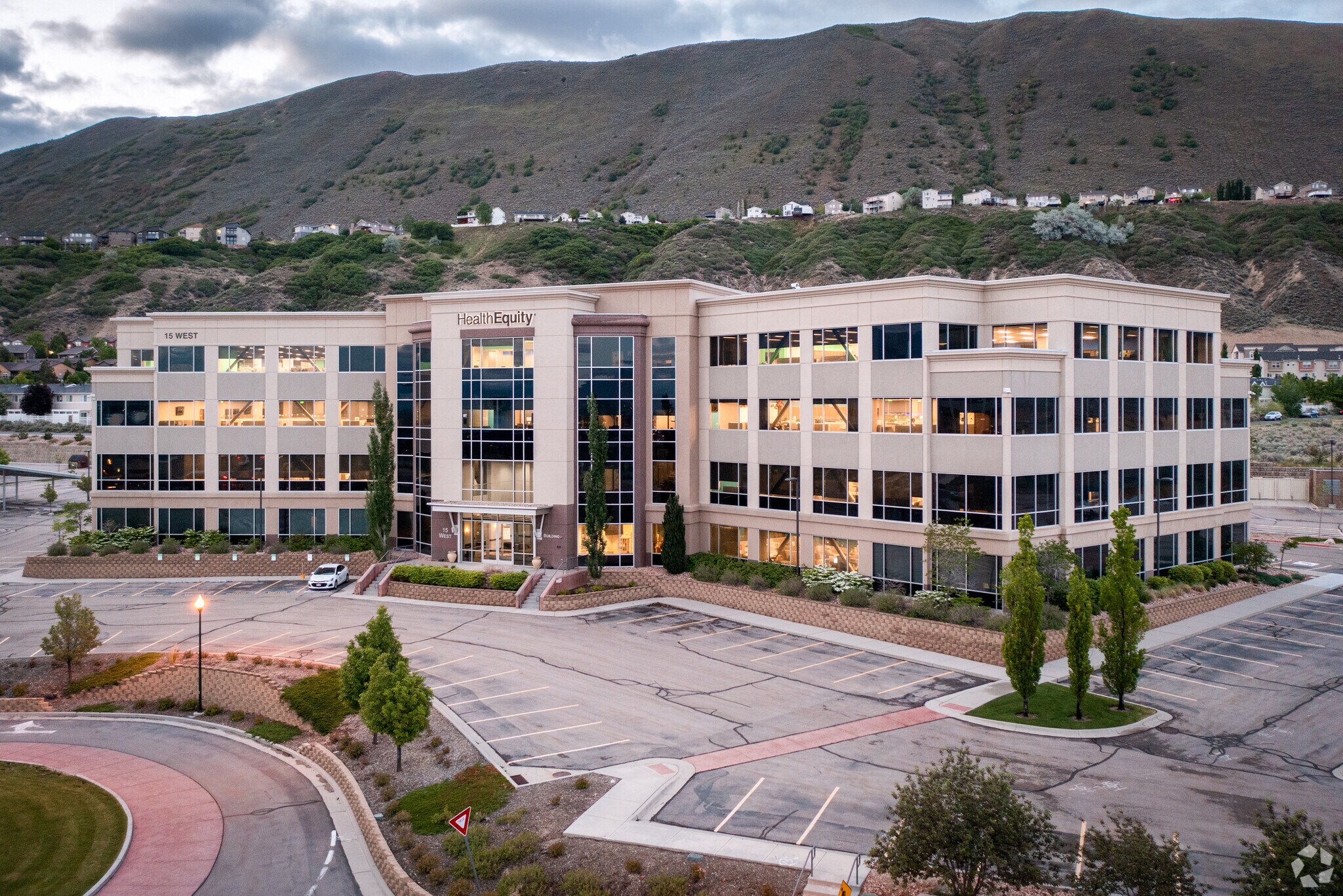 15 W Scenic Pointe Dr Draper, UT 84020 Office Property for Lease on