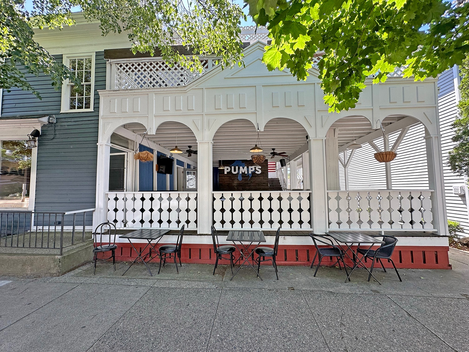 202 Butler St, Saugatuck, MI for Sale
