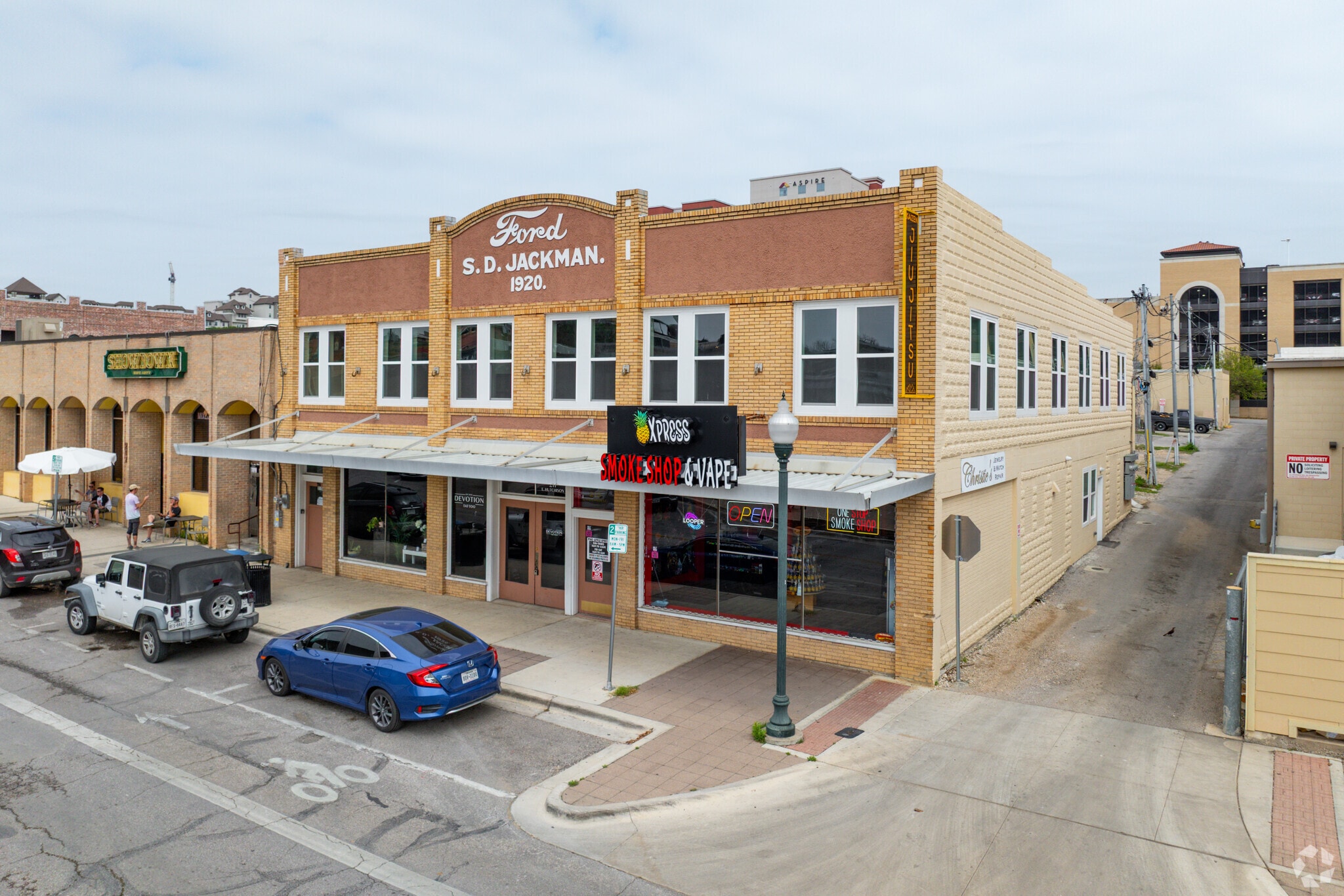 211-215 E Hutchison St, San Marcos, TX for Rent