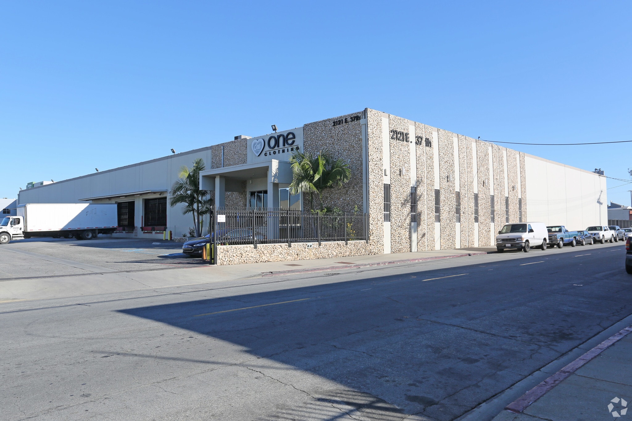 2121 E 37th St, Vernon, CA for Sale