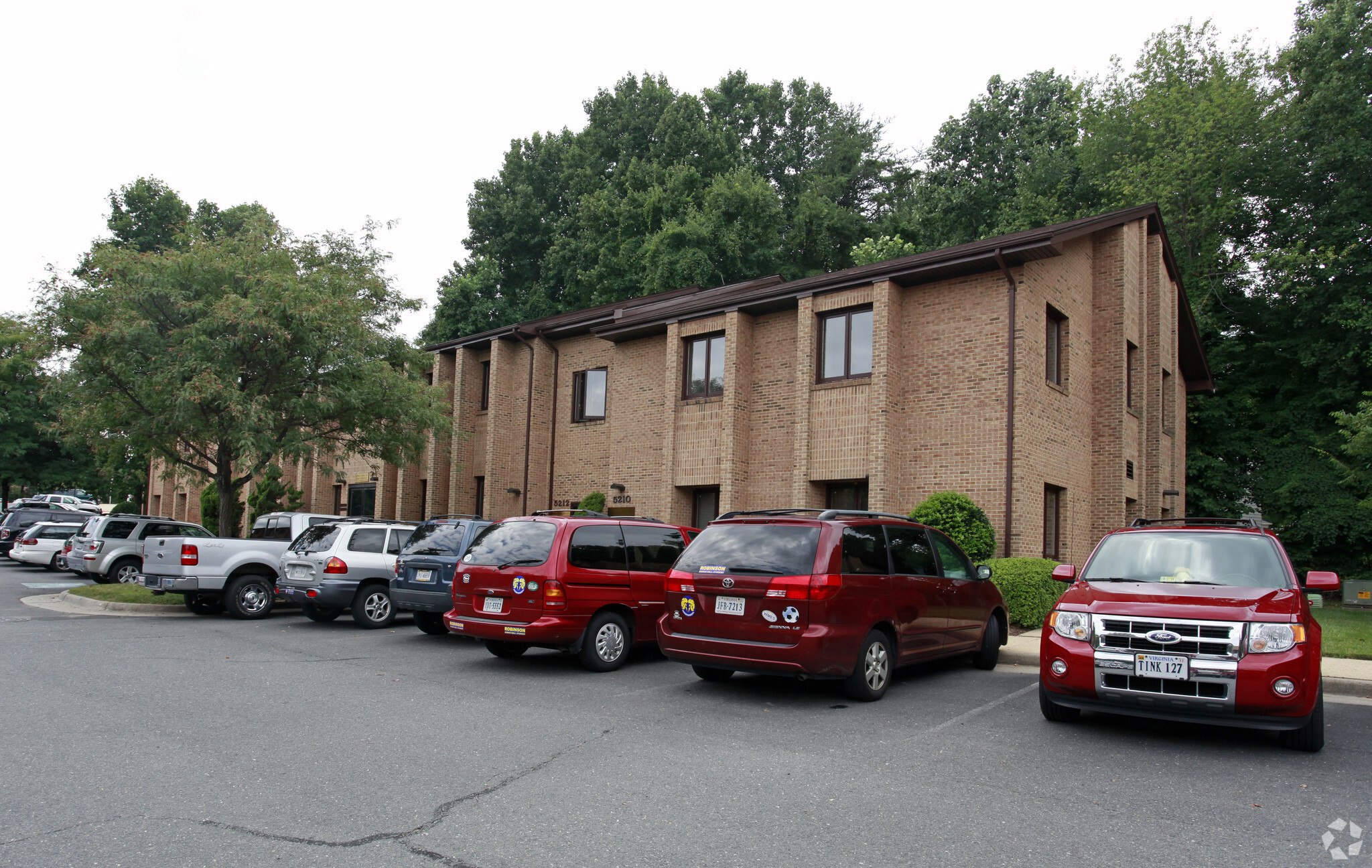 5210-5216 Lyngate Ct, Burke, VA for Rent