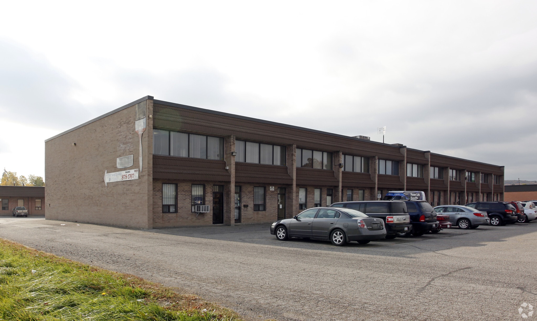 50 Steeles Ave E, Milton, ON for Sale