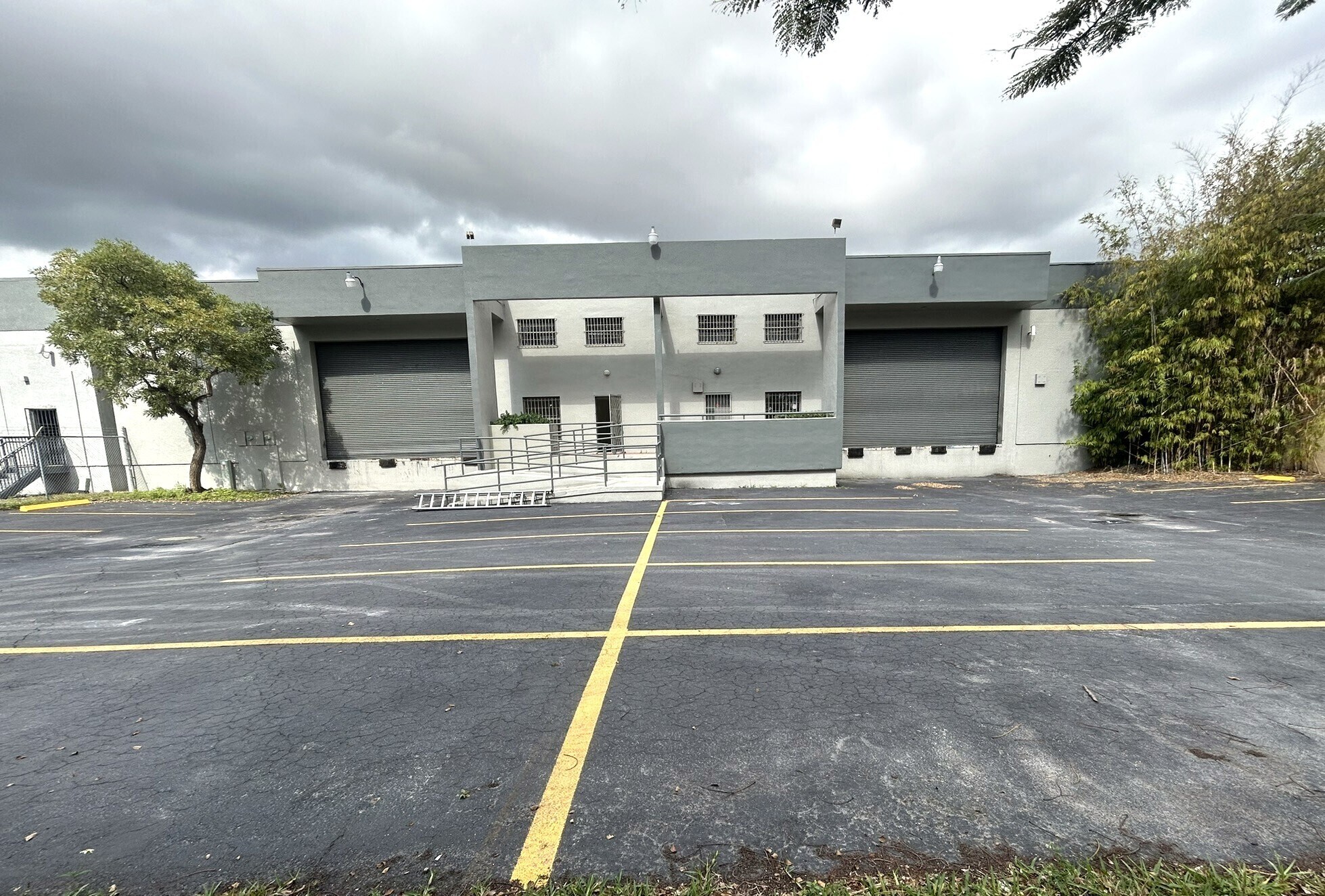 8269 NW 54th St, Miami, FL for Rent