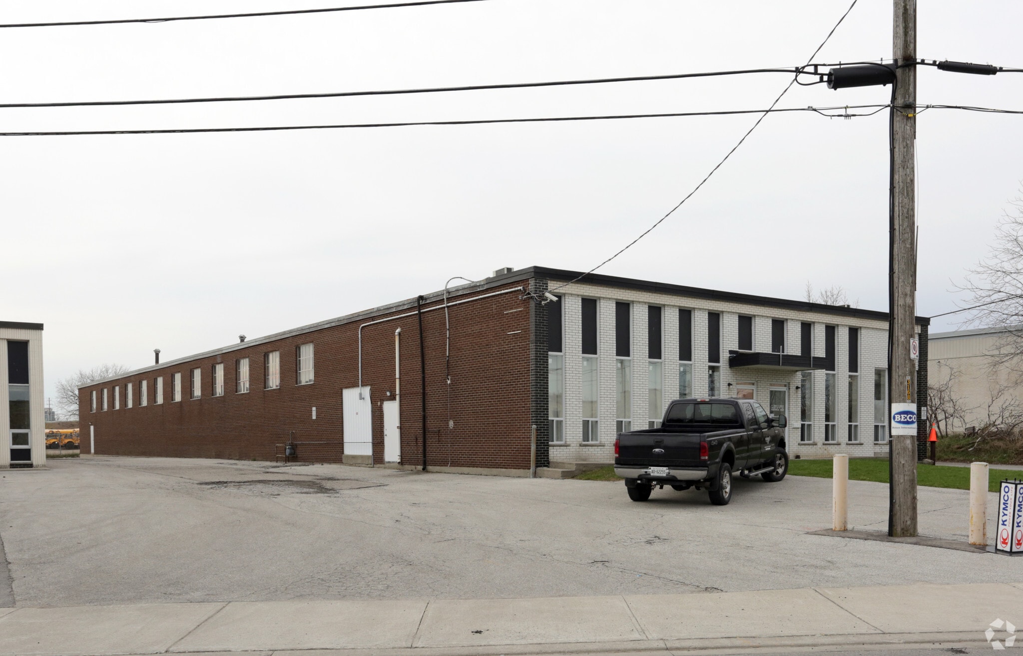 3130 Universal Dr, Mississauga, ON for Rent