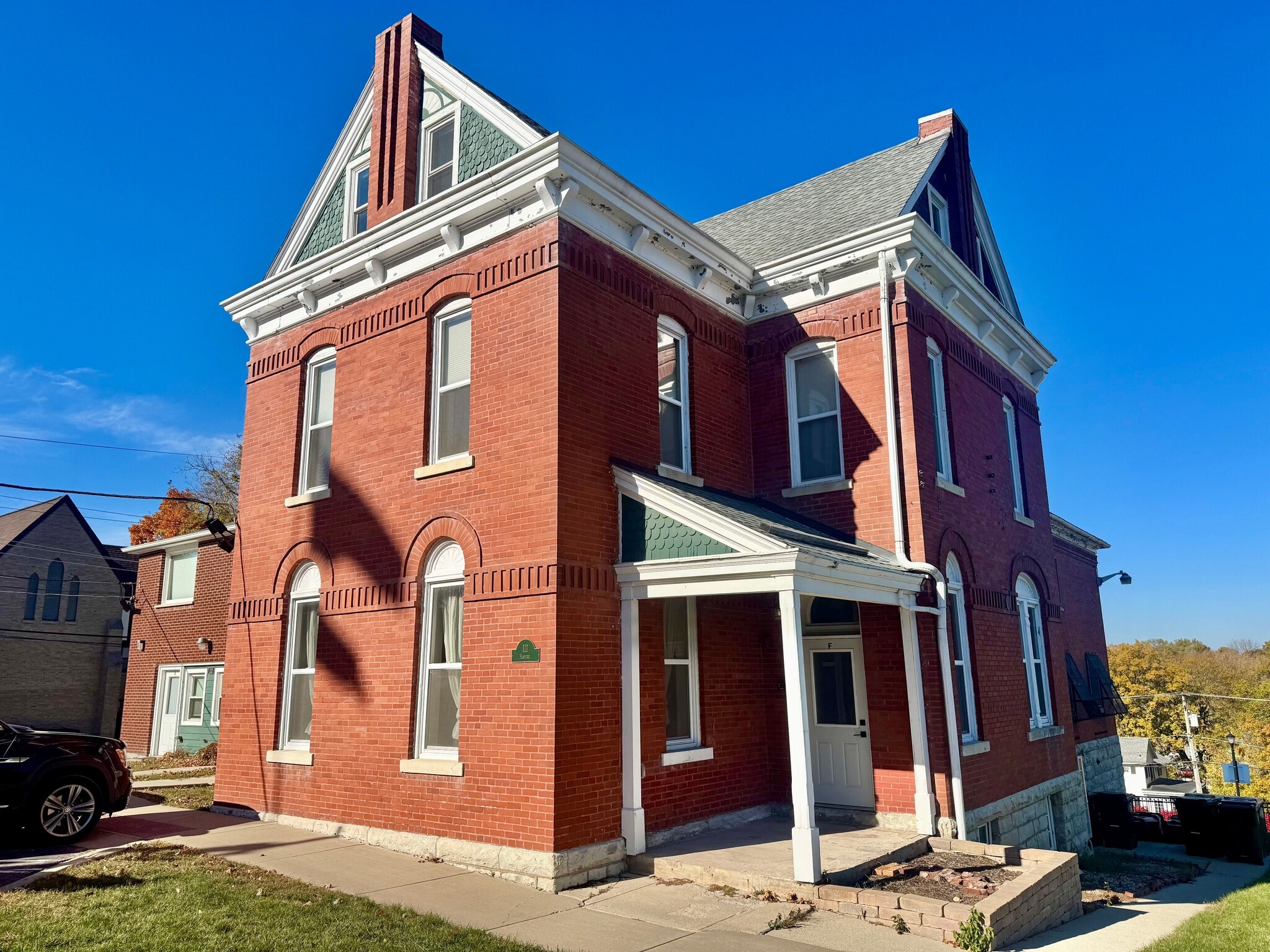 111 W Madison St, Yorkville, IL for Rent