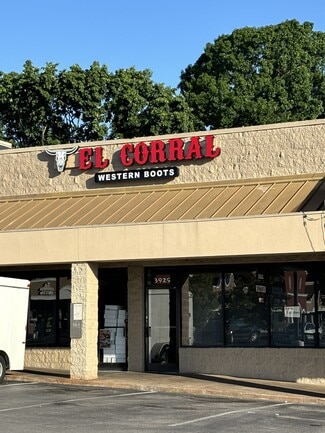 The Shoppes at Plaza Mariachi