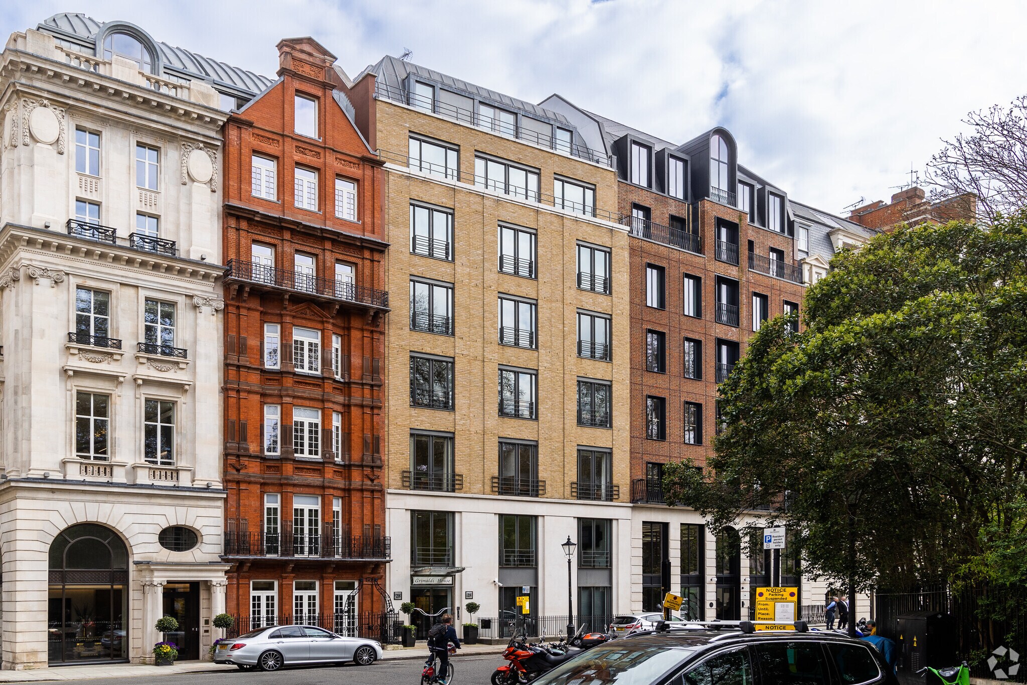 28 St James's Sq, London, LND for Rent