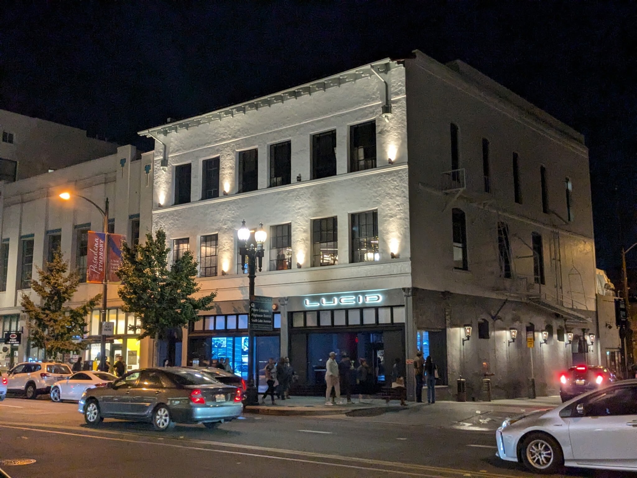 32 W Colorado Blvd, Pasadena, CA for Rent