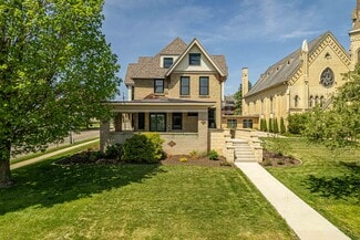 Monroe, WI Office/Retail - 1303 11th St