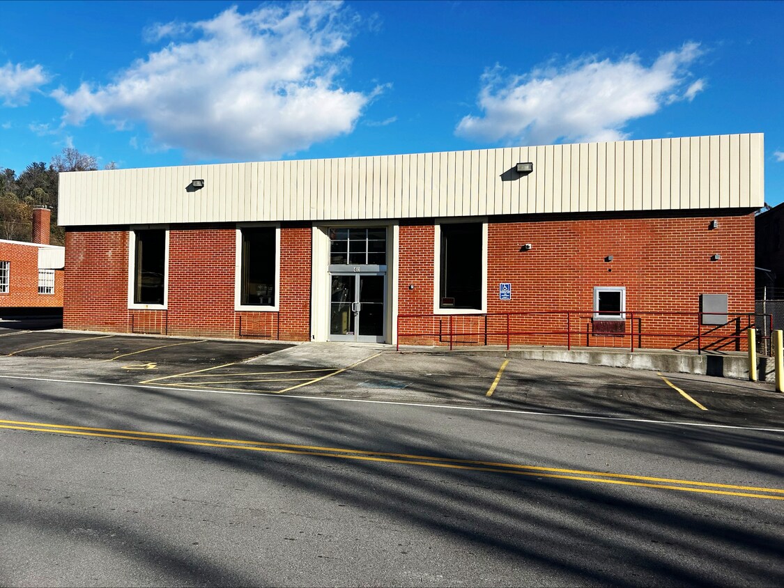 40 Main St, Boones Mill, VA for Rent