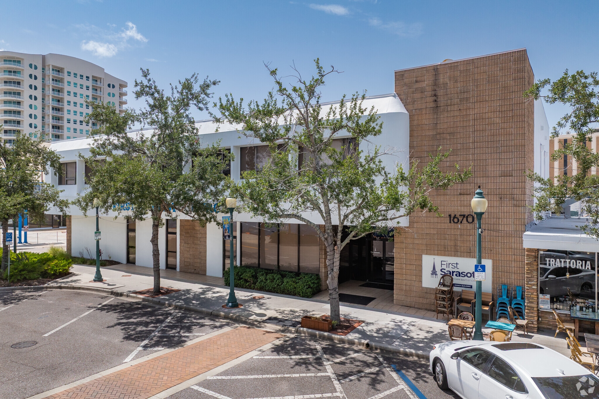 1670 Main St, Sarasota, FL for Sale