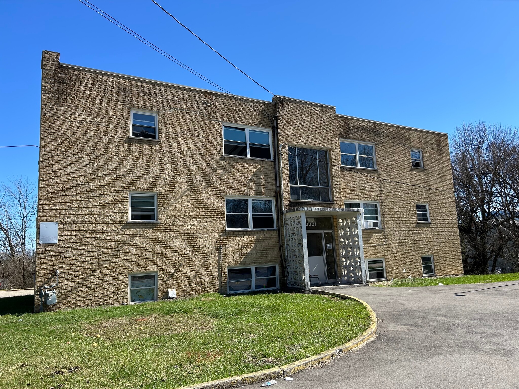 3301 Camvic Ter, Cincinnati, OH for Sale