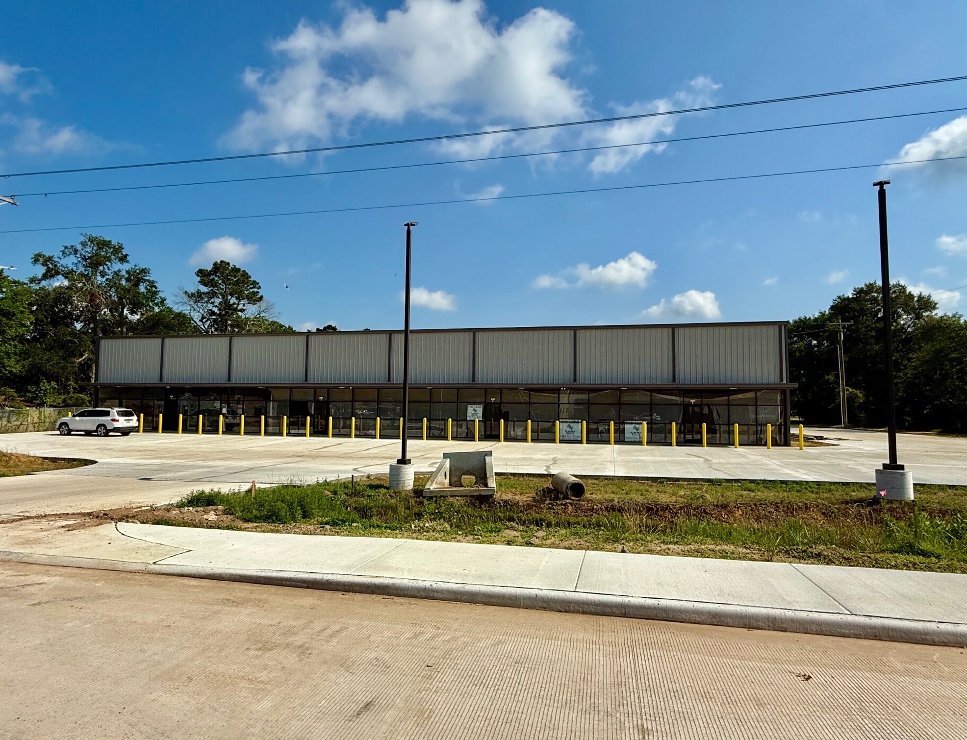 18491 Highway 105, Cleveland, TX for Rent