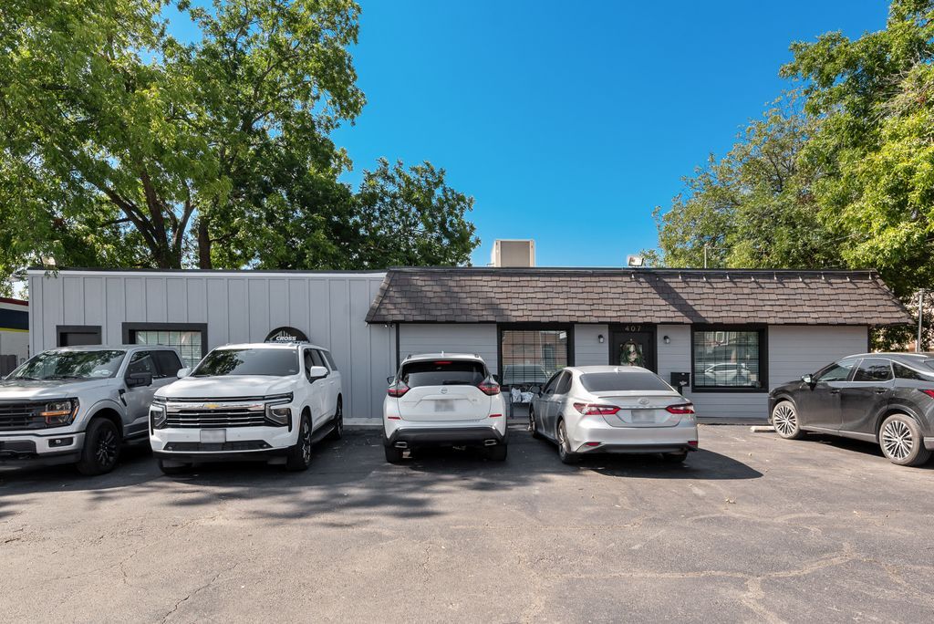 407 W Main St, Waxahachie, TX for Sale