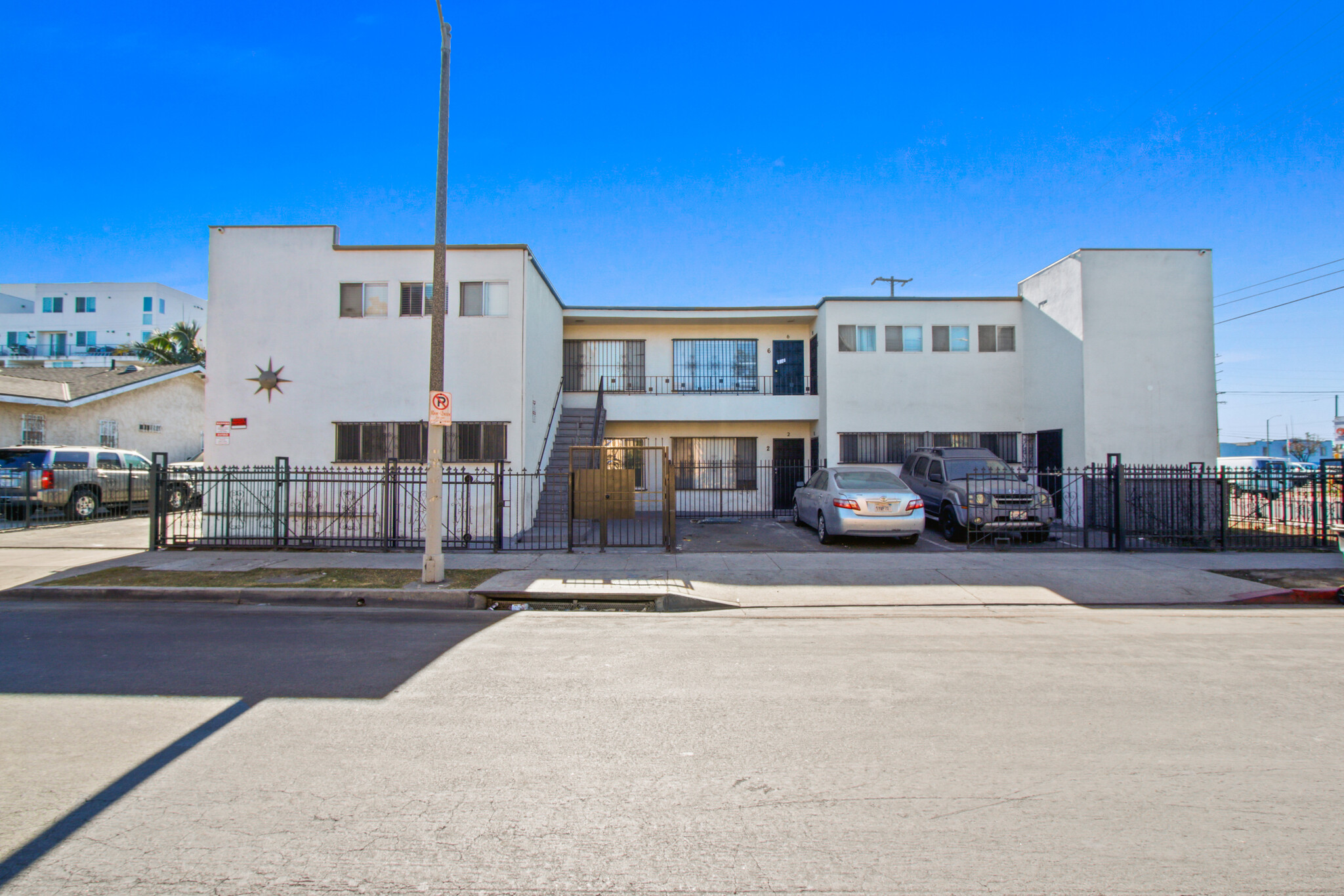 7104 S San Pedro St, Los Angeles, CA for Sale