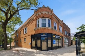 Chicago, IL Storefront Retail/Residential - 3901 W Fullerton Ave Chicago, IL Storefront Retail/Residential - 3901 W Fullerton Ave