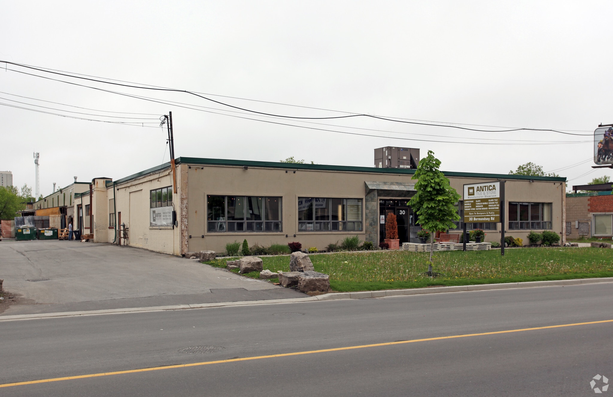 30 Bermondsey Rd, Toronto, ON for Rent