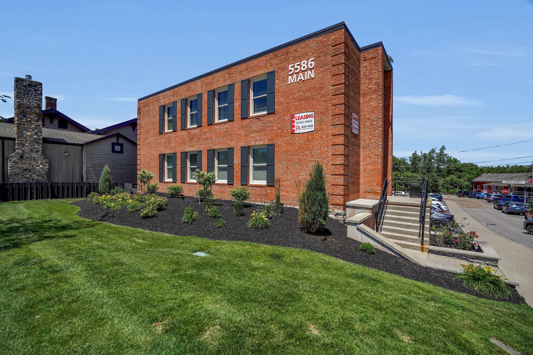 5586 Main St, Williamsville, NY for Rent
