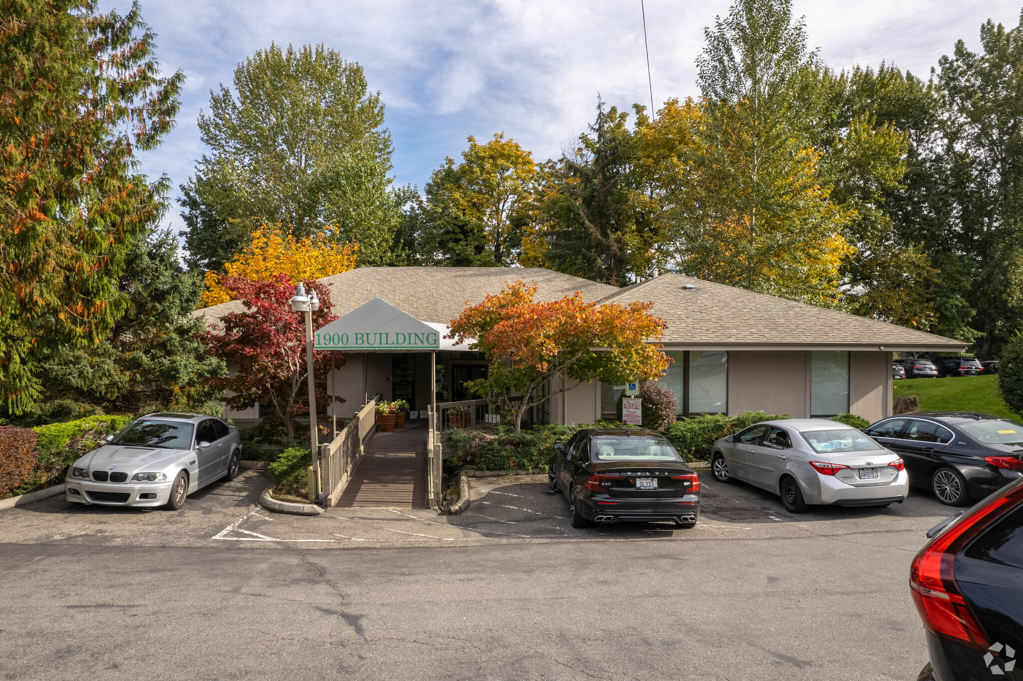 1900 116th Ave NE, Bellevue, WA for Sale