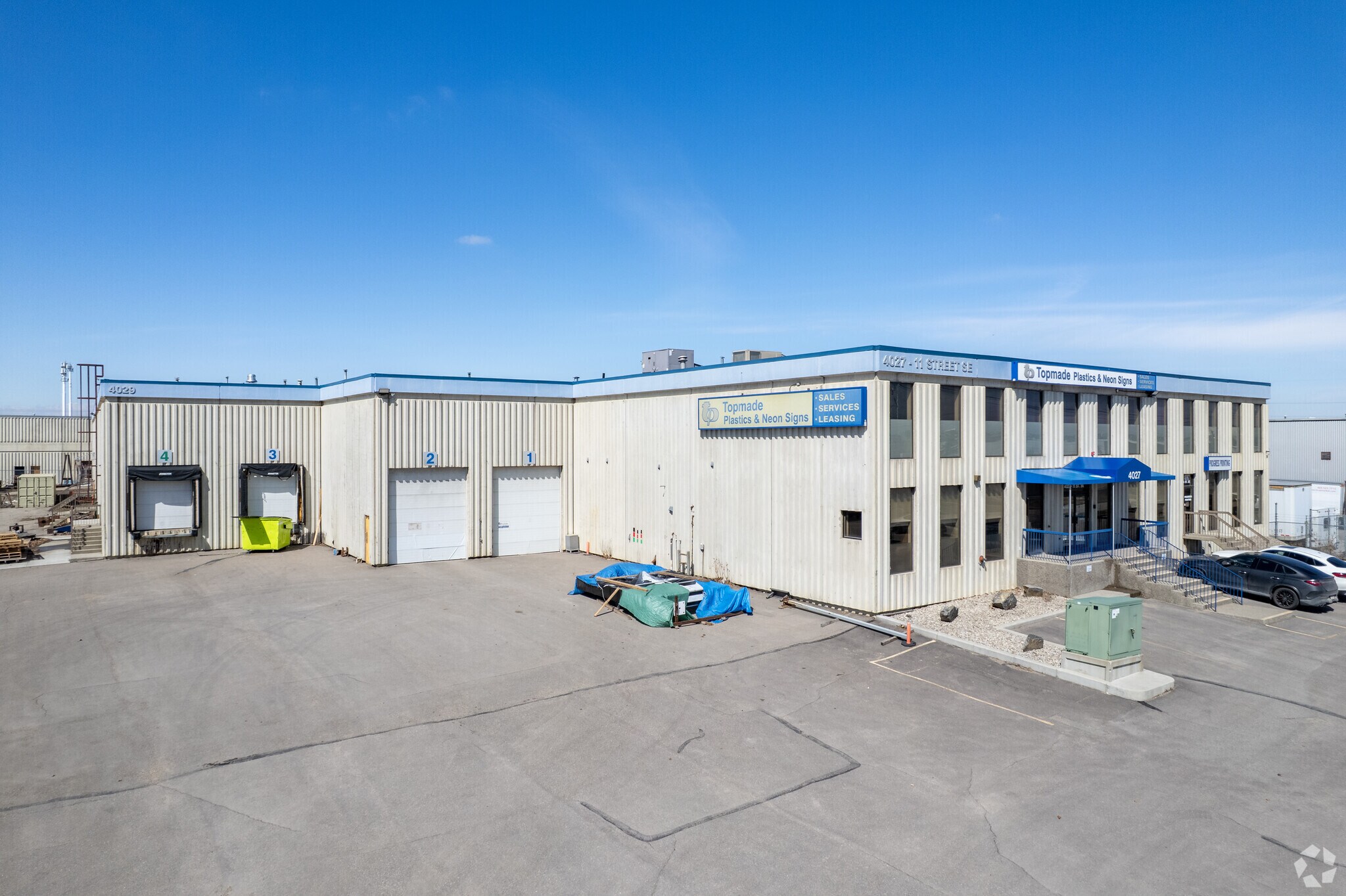 4029 SE 11 St, Calgary, AB for Rent