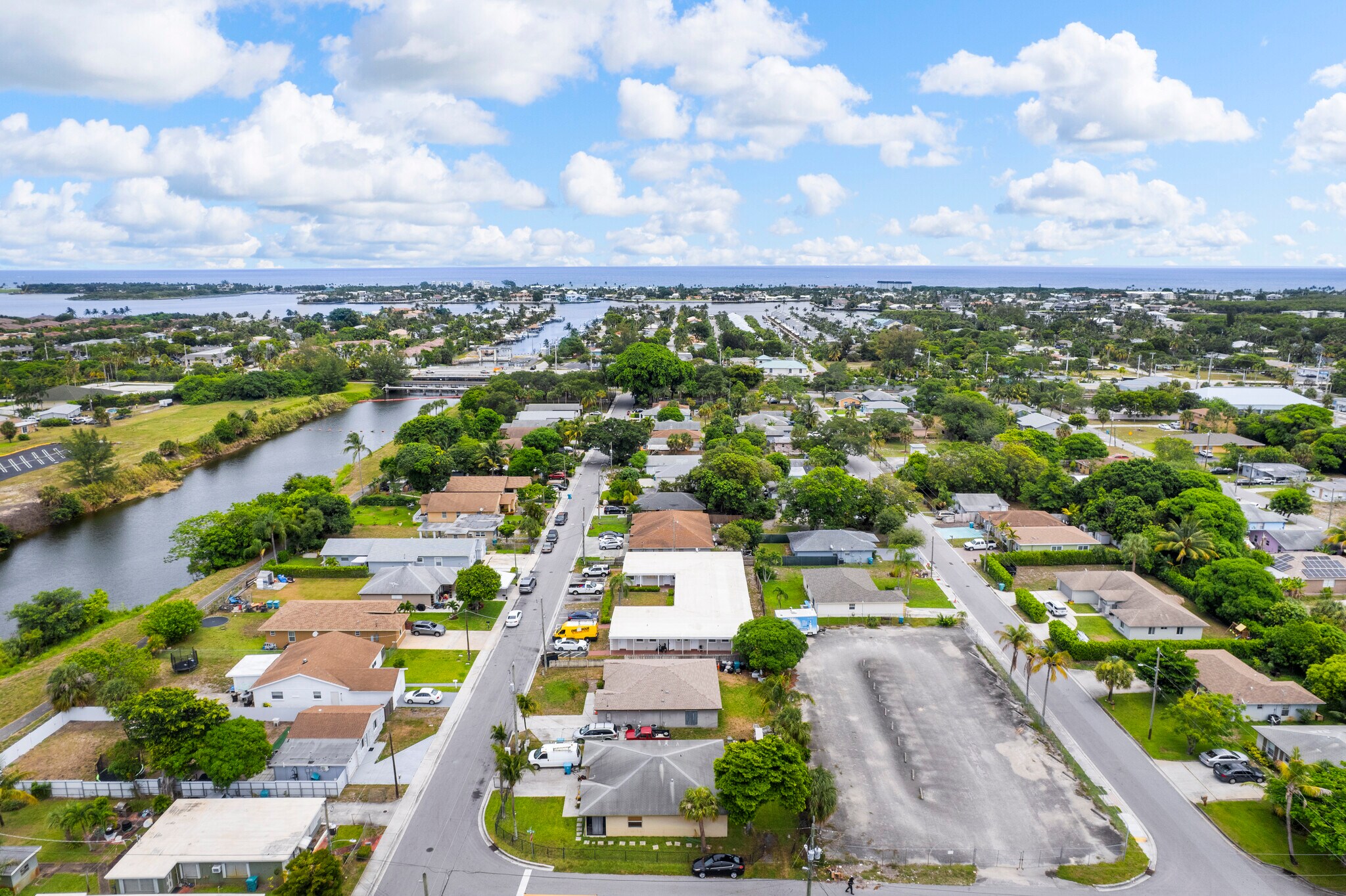 320 NE 13th Ave, Boynton Beach, FL for Sale