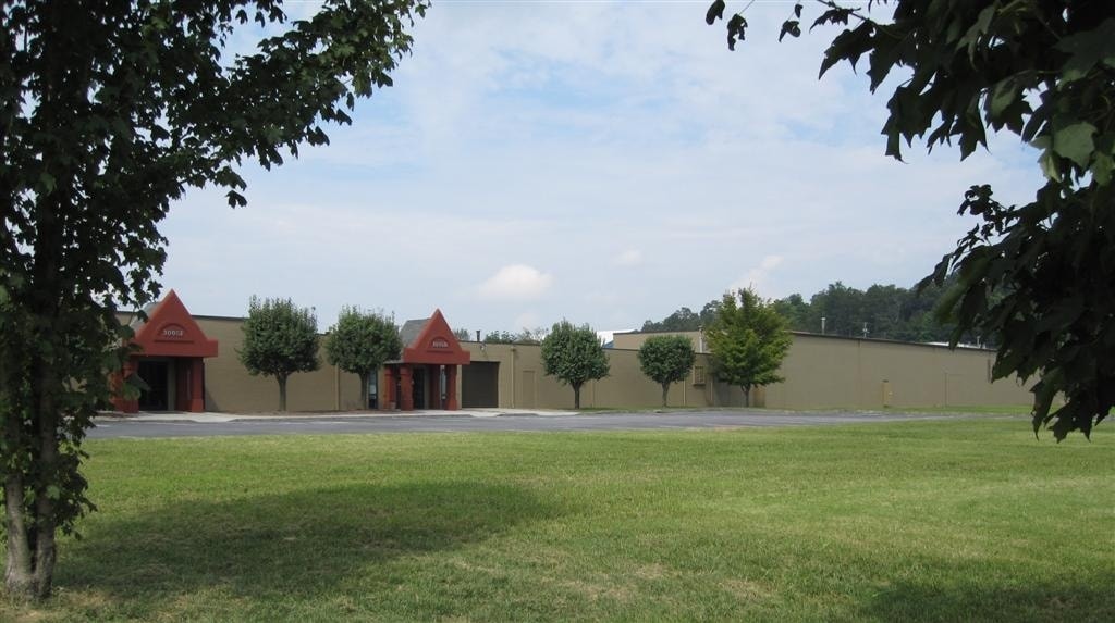 3008 Industrial Pky W, Knoxville, TN for Rent
