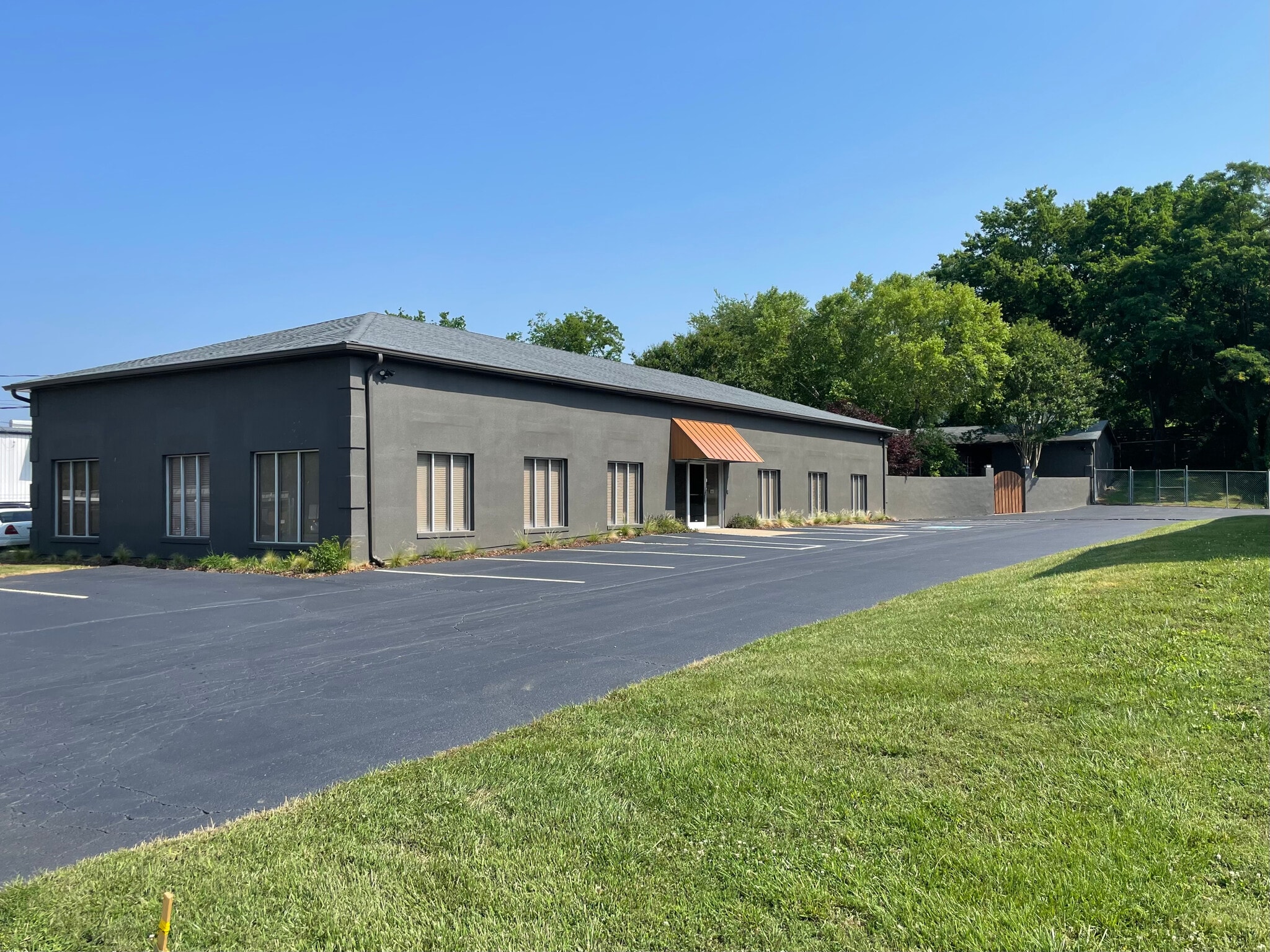 1109 Harpeth Industrial Ct Franklin, TN 37064 Office Property for