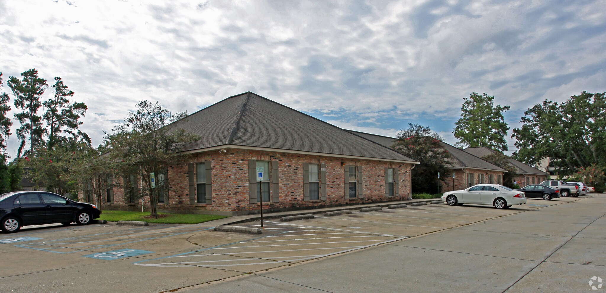 6555 Perkins Rd, Baton Rouge, LA for Rent