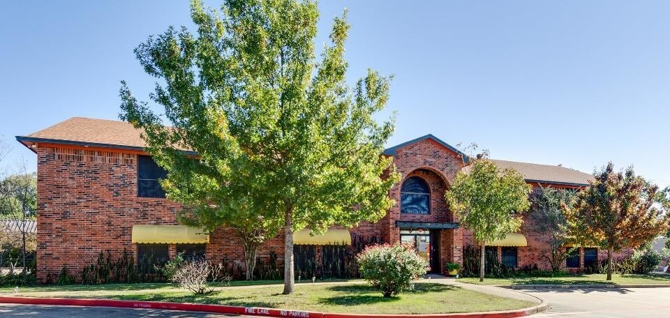 313 Harwood Rd, Bedford, TX for Rent