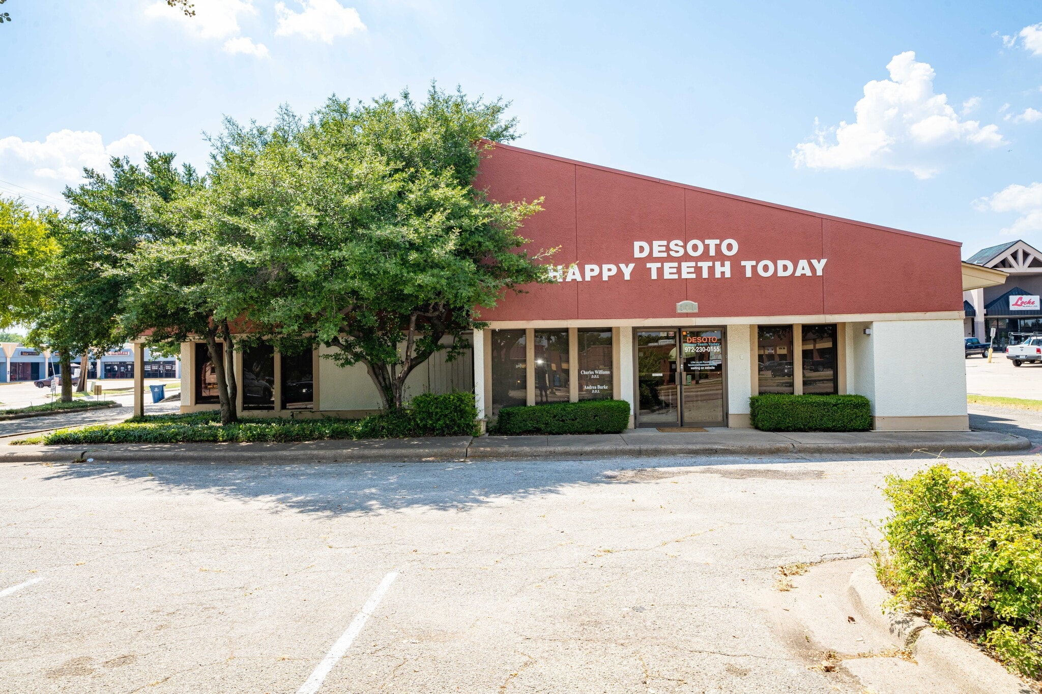 701 N Hampton Rd, DeSoto, TX for Sale
