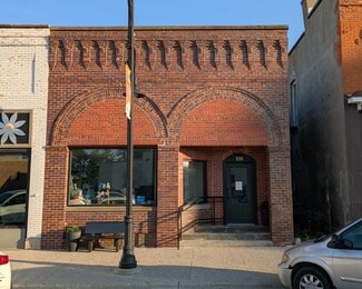Stuart, IA Storefront - 106 NE 2nd St