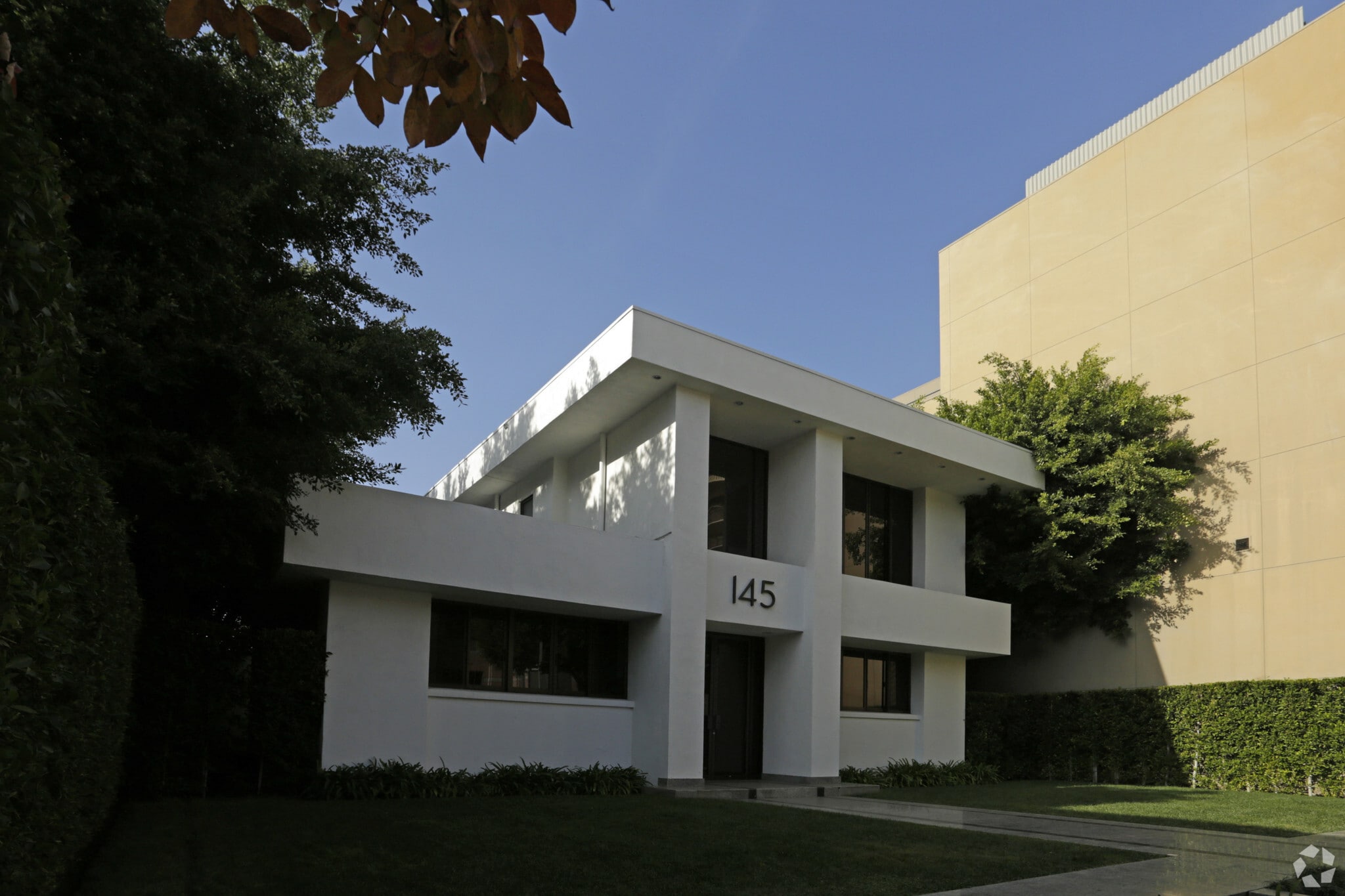 145 S Rodeo Dr, Beverly Hills, CA for Rent