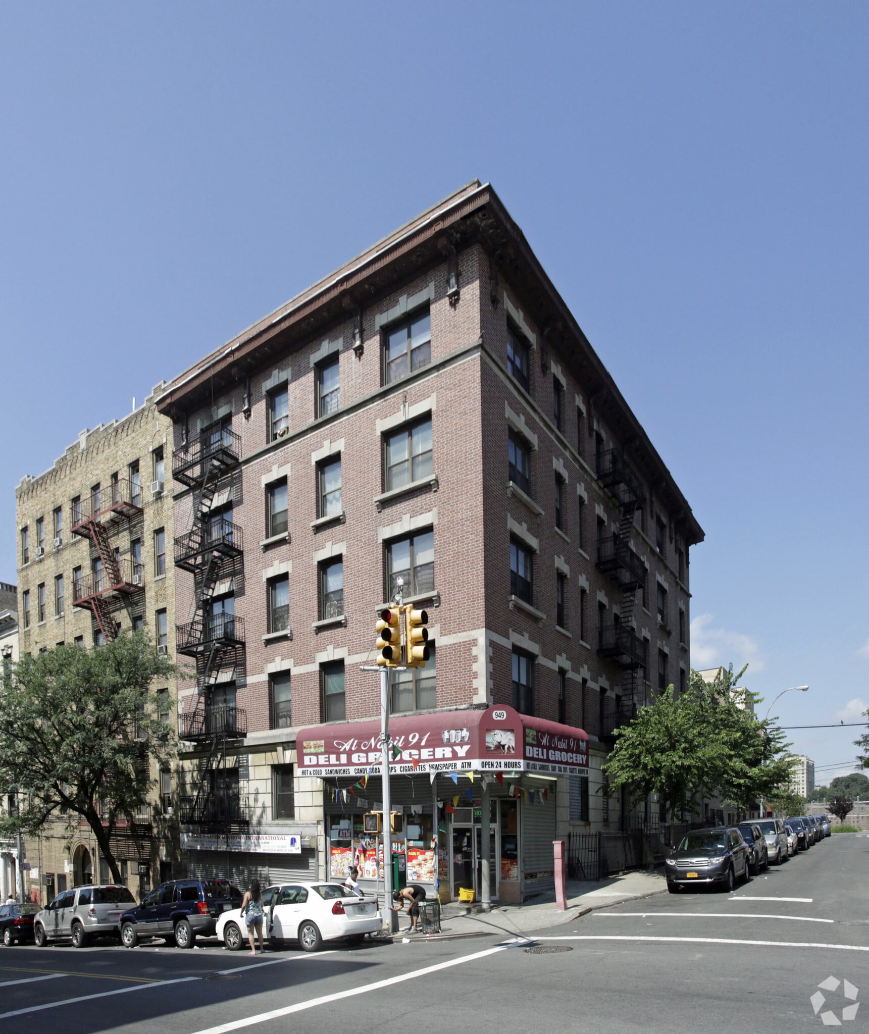 949 Ogden Ave, Bronx, NY for Sale