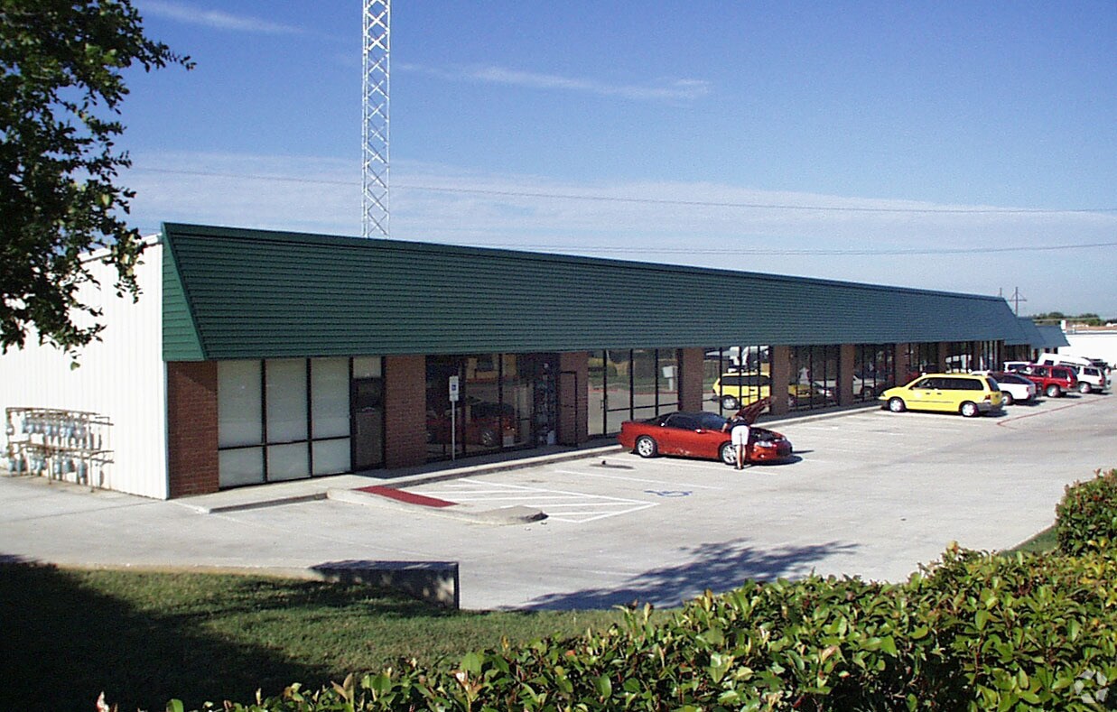 1400 Moccassin Trl, Lewisville, TX for Rent
