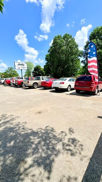 Bainbridge, IN Commercial - 221 E Pat Rady Way
