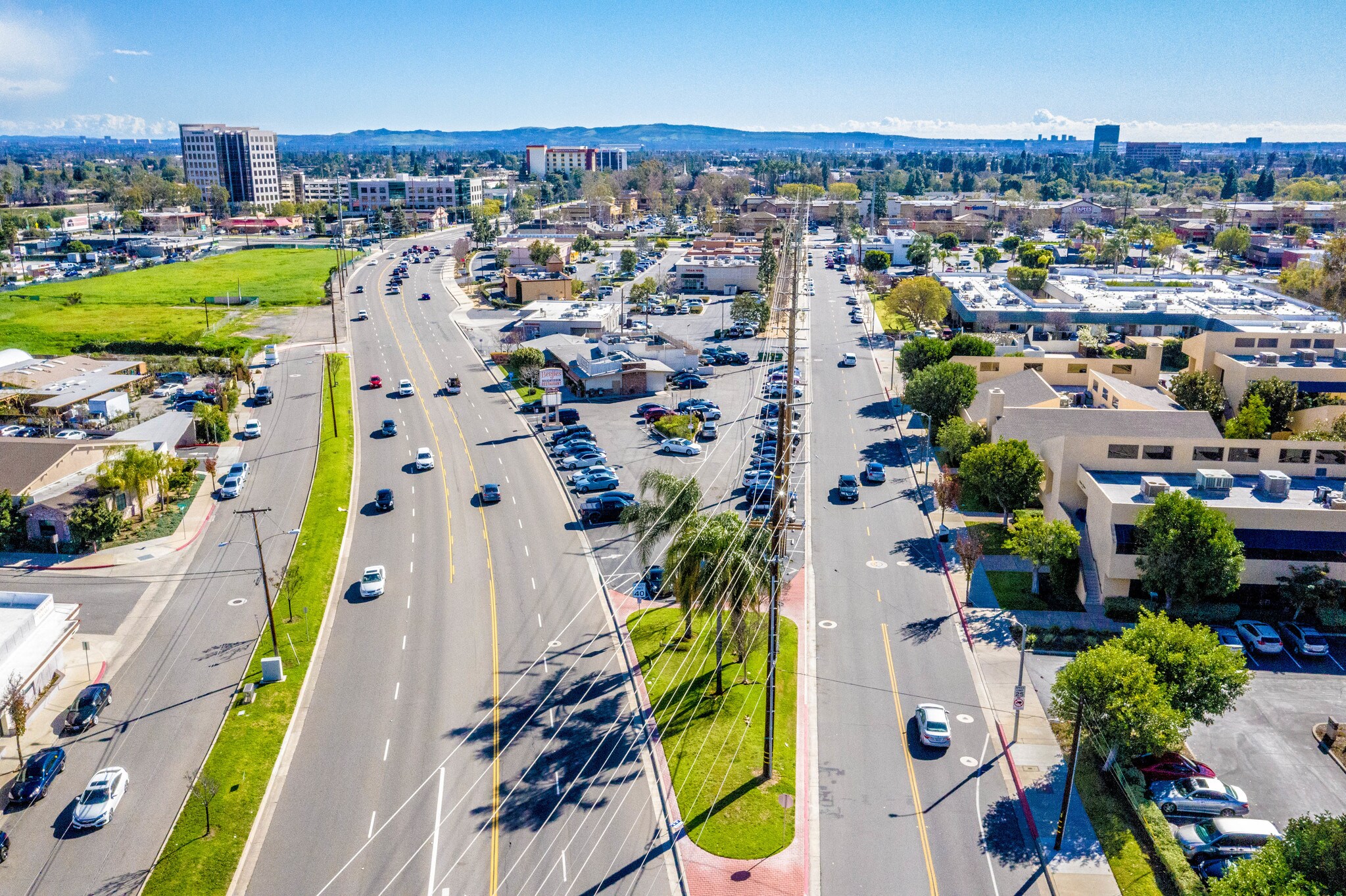 1828 N Tustin Ave Santa Ana, CA 92705 Retail Property for Sale on